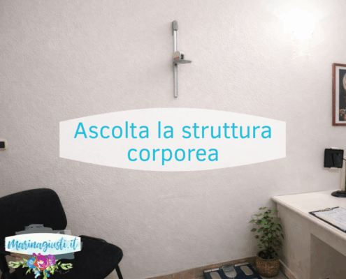 Misurazione dell’altezza nello studio come gesto di prevenzione e ascolto della struttura corporea