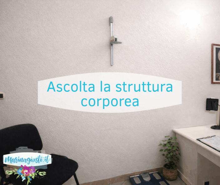 Misurazione dell’altezza nello studio come gesto di prevenzione e ascolto della struttura corporea