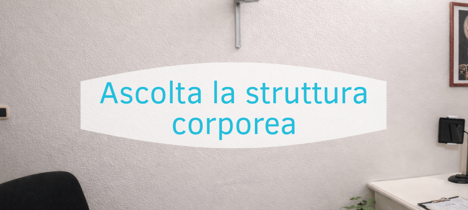 Misurazione dell’altezza nello studio come gesto di prevenzione e ascolto della struttura corporea